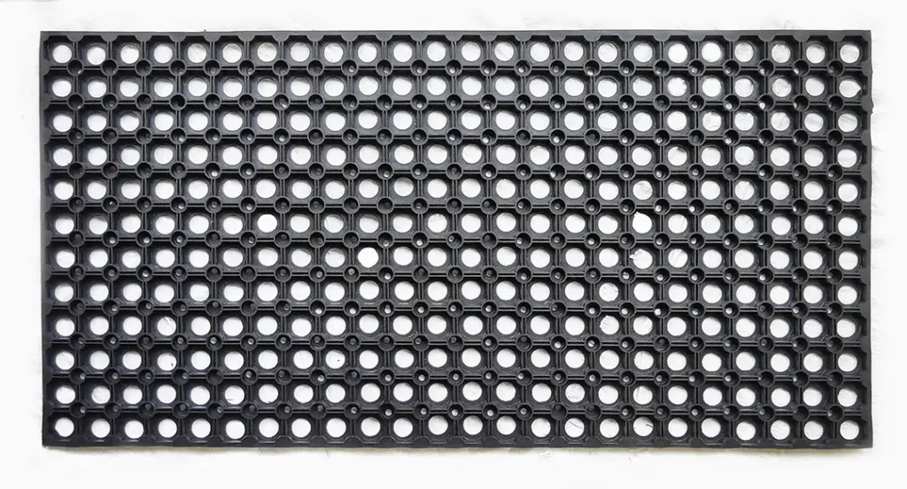 Rubber hollow mats – industrial-grade non-slip mats with open hollow design for drainage and enhanced safety in commercial and wet area flooring